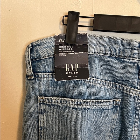GAP Classic Blue Denim Jeans - Picture 5 of 6